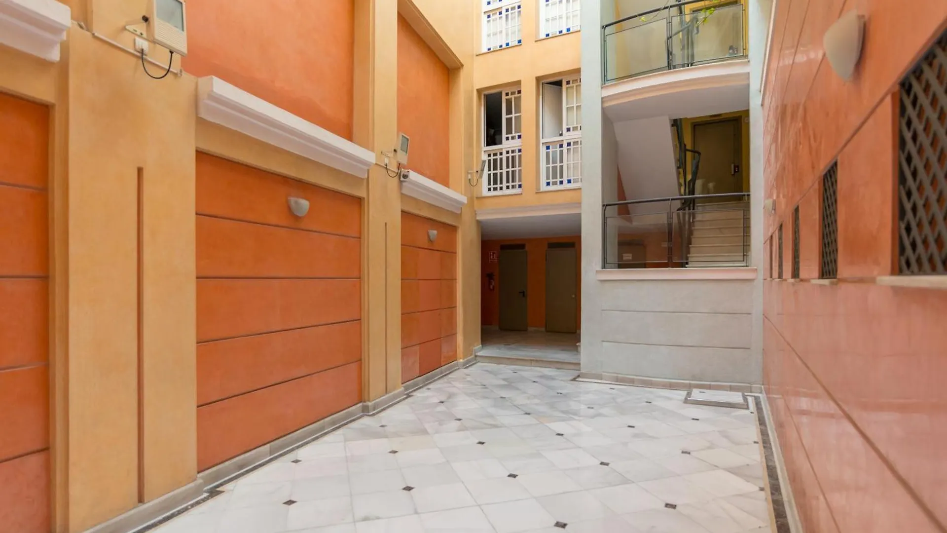 Apartment Urbe10 Plaza De La Merced Duplex 1 Bedroom Malaga